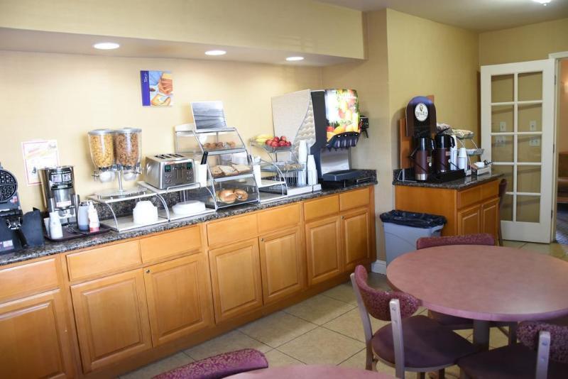 Howard Johnson By Wyndham Middletown Newport Area מראה חיצוני תמונה