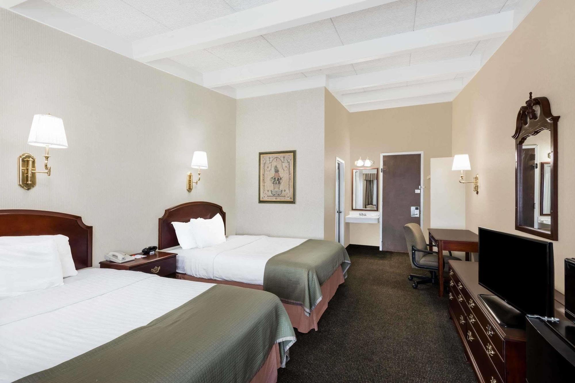 Howard Johnson By Wyndham Middletown Newport Area מראה חיצוני תמונה